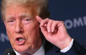 ترامب يهنئ خصومه السياسيين في ’عيد الفصح’ .. ماذا قال؟