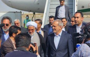 شاهد.. الرئيس الايراني يصل بندر عباس ويتفقد جرحى حادثة ميناء رجائي