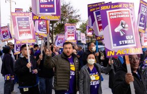 إضراب عشرات الآلاف من العمال في لوس أنجلوس