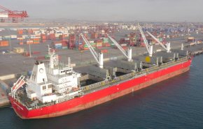 تشابهار جاهز لتفريغ وشحن البضائع المتأخرة في ميناء الشهيد رجائي + فيديو