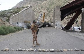 مقتل 7 جنود باكستانيين باستهدافهم بعبوة ناسفة