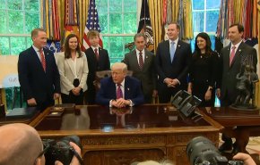 ترامب يلمح إلى خفض الرسوم الجمركية على الصين إلى 80 بالمئة + فيديو