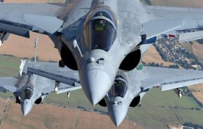 ماكرون: مستعدون لمناقشة نشر طائرات حاملة للأسلحة النووية في أوروبا