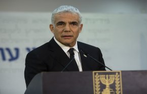 لابيد يوجه ضربة قوية لنتنياهو ويؤكد عجز حكومته عن هزيمة حماس