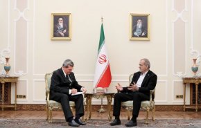 الرئيس بزشكيان يؤكد على تعزيز العلاقات مع تركمانستان