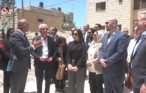 شاهد.. قوات الإحتلال تستهدف 30 قنصلا أجنبيا وعربيا!