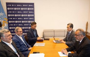 وزير الصحة الإيراني یلتقی بالمدير العام لمنظمة الصحة العالمية