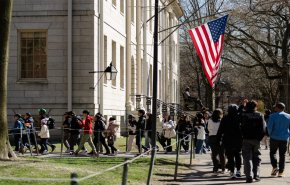 الصين تنتقد إجراء لترامب يؤدي لتشويه صورة وسمعة أمريكا بالعالم