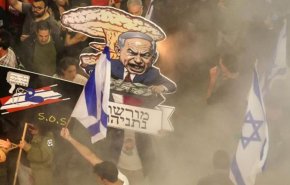 متظاهرون في 'اسرائيل' يصفون نتنياهو بالخائن ويطالبون بإسقاطه