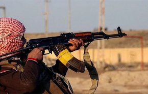 مسلحو 'داعش' يستهدفون عربة عسكرية لـ'قسد' في ريف الرقة