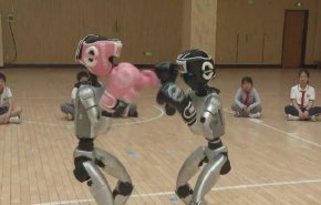 من عالم آخر.. شاهد أول نزال روبوتات في التاريخ! 
