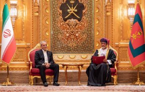  الرئيس بزشكيان: إيران وعمان تعتمدان مبدأ 'التنمية جنبا الى جنب'