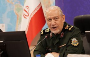 اللواء صفوي: الإمام الخميني (رض) قدّم نموذجًا جديدًا لسيادة الشعب الدينية