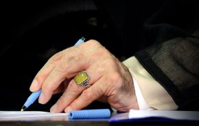 ملت‌های مسلمان مطالبه‌گر پایان جنایات صهیونیست‌ها باشند