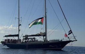 سفينة الحرية تواصل رحلتها نحو غزة رغم تهديدات الاحتلال 