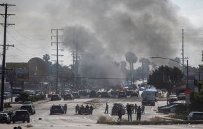 فرماندار کالیفرنیا: تهدید تظاهرکنندگان دیوانگی است 