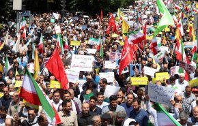 نيويورك تايمز: العدوان الإسرائيلي يوحّد الإيرانيين بمن فيهم المعارضون