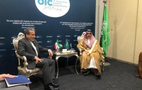 وزير الخارجية الايراني يلتقي نظيریه السعودي والقطري في اسطنبول