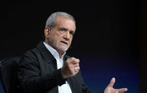 الرئيس الایراني يشارك في مراسم عاشوراء وصلاة الظهر بمدينة تبريز