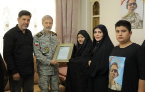 اللواء حاتمي: الجيش مستعد بكل قواه للدفاع عن الثورة والوطن