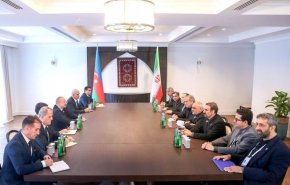 دیدار و گفت‌وگوی پزشکیان و الهام علی اف در حاشیه اجلاس اکو