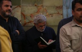 حضور سردار اسماعیل قاآنی بر سر مزار سرلشکر شهید ایزدی