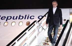 الرئيس الايراني يعود لطهران عقب زيارته الى جمهورية أذربيجان