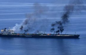 مشاهد استهداف وإغراق السفينة 