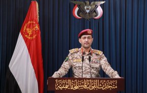 بصاروخ باليستي.. القوات اليمنية تستهدف مطار 