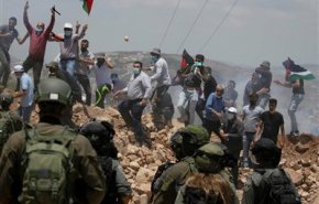 حمله وحشیانه شهرک‌نشینان صهیونیست به سمت فلسطینی‌ها در کرانه باختری