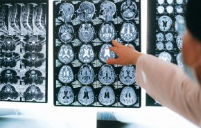 ما العامل الخطير المحيط بنا والذي قد يسبب أورام الدماغ؟