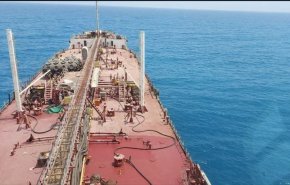 إيران تحتجز ناقلة نفط أجنبية بتهمة تهريب مليوني لتر من الوقود