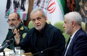 الرئيس الايراني: الشعب خيب أمل الأعداء خلال الحرب المفروضة