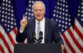 سيناتور أمريكي يفضح تورط واشنطن في مخطط تهجير الفلسطينيين