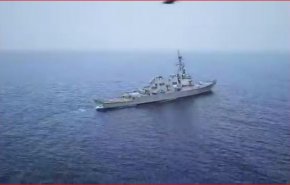  بالگرد ایرانی ناوشکن آمریکایی را از نزدیکی آب‌های ایران دور کرد