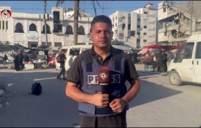 شاهد..  أطفال غزة يطاردون الطعام في مناطق الموت!