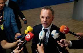 وزير خارجية هولندا يستدعي سفير الإحتلال ويطالبه بوقف الكارثة في غزة
