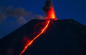 ثوران بركان كلوتشيفسكي عقب زلزال قوي ضرب شرق روسيا