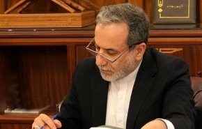 وزير الخارجية يهنئ لاريجاني بتعيينه امينا للمجلس الاعلى للامن القومي