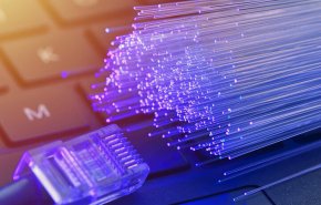 مصنع الألياف الضوئية الإيراني في فنزويلا يدخل دورة الإنتاج