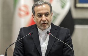 عراقچی: وزارت خارجه آماده همکاری نزدیک و صمیمانه با لاریجانی است