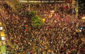 آلاف الصهاينة يتظاهرون وسط تل أبيب لوقف حرب غزة