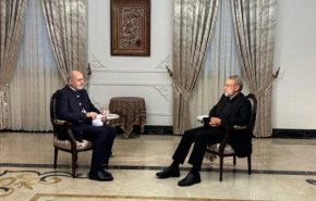 لاریجانی: در مقابل تئوری تسلیم یا جنگ، مذاکره بی‌فایده است