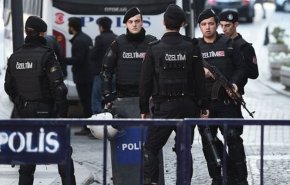 تركيا: اعتقال 40 شخصا بينهم رئيس بلدية بيوغلو المعارض
