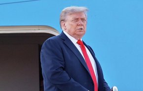 طائرة ترامب تصل إلى ألاسكا 