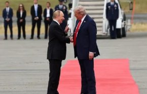 زاخاروفا تنتقد الإعلام الغربي بعد استقبال بوتين بـالسجادة الحمراء
