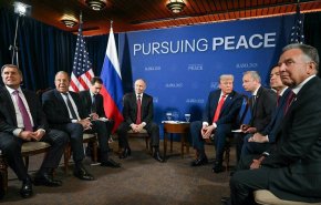 ترامب: سأزور موسكو والمحادثات مع بوتين مثمرة للغاية
