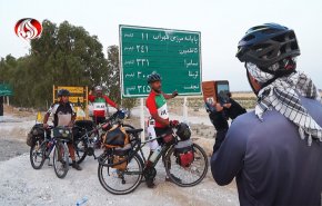 بالدراجة؛ رحلة زائر ايراني الی كربلاء المقدسة