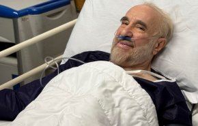 شاهد/أول ظهور للرئيس الإيراني الاسبق بعد تعرضه لعارض صحي