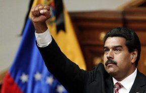 "مادورو" در واکنش به استقرار ناوهای آمریکایی در سواحل ونزوئلا: حمله تروریستی نظامی است